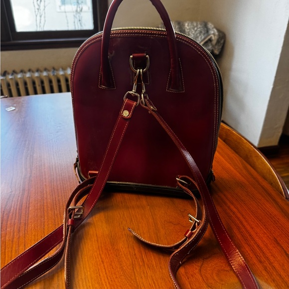 Dooney & Bourke leather zippod backpack - Picture 3 of 3